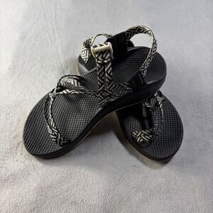 Chaco Z Cloud 2 Womens Size 9 Black White Geometric Strappy Toe Loop Sandals